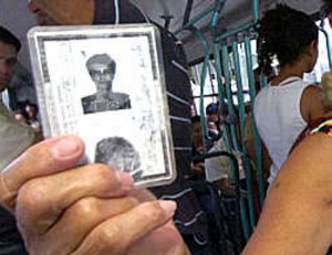 Empresa de transporte terá que indenizar idosa por negar gratuidade Empresa de transporte terá que indenizar idosa por negar gratuidade
