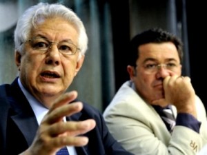 Orçamento não prevê aumentos para o funcionalismo em 2012 Orçamento não prevê aumentos para o funcionalismo em 2012