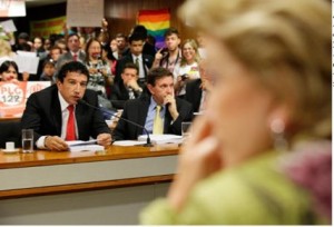 Debate em clima tenso impede a votação da criminalização da homofobia Debate em clima tenso impede a votação da criminalização da homofobia