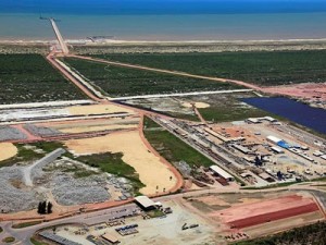 Gigantesco complexo portuário destinado à exportação de minério para a China Gigantesco complexo portuário destinado à exportação de minério para a China