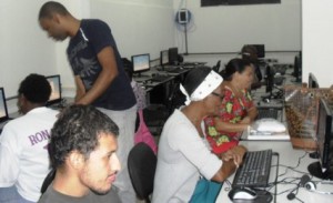Sala de Informática para atender toda a Comunidade Sala de Informática para atender toda a Comunidade