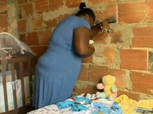 Bebê sequestrado em São Gonçalo já se encontra em sua casa junto com os seus familiares Bebê sequestrado em São Gonçalo já se encontra em sua casa junto com os seus familiares