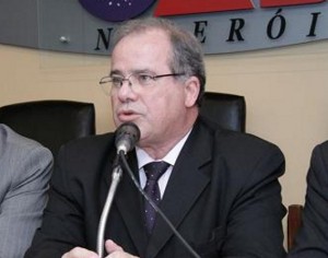 Desembargador Carlos Alberto Araujo Drummond, vice-presidente do tribunal, disse que a presidência da corte tomou conhecimento pela imprensa das 16 movimentações irregulares Desembargador Carlos Alberto Araujo Drummond, vice-presidente do tribunal, disse que a presidência da corte tomou conhecimento pela imprensa das 16 movimentações irregulares