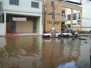 Rio Muriaé, com a trégua das chuvas, começa a baixar - Foto: Rogério Moraes Rio Muriaé, com a trégua das chuvas, começa a baixar - Foto: Rogério Moraes