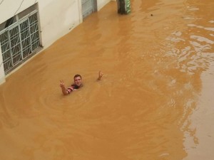 Rio de Janeiro contabiliza 30 cidades prejudicadas pelas chuvas e quase 17 mil pessoas fora de casa Rio de Janeiro contabiliza 30 cidades prejudicadas pelas chuvas e quase 17 mil pessoas fora de casa