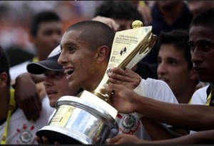 Corinthians vira sobre o Fluminense e fica com a Copa São Paulo Corinthians vira sobre o Fluminense e fica com a Copa São Paulo