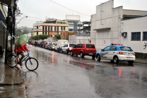 Trânsito complicado na Rua José Egydio Tinoco na Cidade Nova Trânsito complicado na Rua José Egydio Tinoco na Cidade Nova