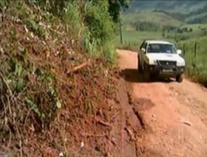 Estradas vicinais de Itaperuna foram praticamente destruídas com as chuvas de janeiro Estradas vicinais de Itaperuna foram praticamente destruídas com as chuvas de janeiro