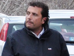 O capitão do navio, Francesco Schettino, está em prisão domiciliar desde terça-feira O capitão do navio, Francesco Schettino, está em prisão domiciliar desde terça-feira