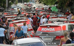 Greve de militares se espalha pelo Ceará e deixa população desprotegida Greve de militares se espalha pelo Ceará e deixa população desprotegida