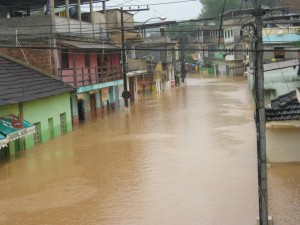 Cheias do Rio Muriaé faz a primeira vítima fatal em Laje no Noroeste Fluminense Cheias do Rio Muriaé faz a primeira vítima fatal em Laje no Noroeste Fluminense