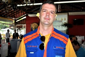 Major Joelson Oliveira, da Defesa Civil de Itaperuna, da alerta para a população ribeirinha Major Joelson Oliveira, da Defesa Civil de Itaperuna, da alerta para a população ribeirinha