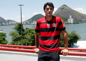 Flamengo apresenta chileno Marcos González como solução para zaga Flamengo apresenta chileno Marcos González como solução para zaga