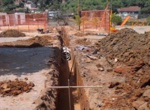 Obras interrompem trecho da Av. Beira Rio para diminuir as cheias da Vinhosa Obras interrompem trecho da Av. Beira Rio para diminuir as cheias da Vinhosa