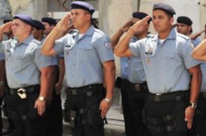 Estado antecipa as promoções de PMs e bombeiros militares Estado antecipa as promoções de PMs e bombeiros militares
