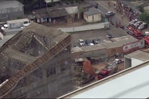 Prédio em obras desaba em São Paulo deixando uma pessoa morta Prédio em obras desaba em São Paulo deixando uma pessoa morta