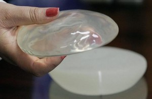Anvisa cancela registro de próteses mamárias da marca holandesa Rofil por conter material da PIP na fabricação Anvisa cancela registro de próteses mamárias da marca holandesa Rofil por conter material da PIP na fabricação