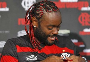 Vagner Love acerta com o Flamengo e vestirá novamente a camisa rubro-negra Vagner Love acerta com o Flamengo e vestirá novamente a camisa rubro-negra