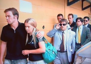 Pai e mãe da menina morta no atropelamento compareceu, mas o menor que teria pilotado o jet ski não foi ao Distrito Policial Pai e mãe da menina morta no atropelamento compareceu, mas o menor que teria pilotado o jet ski não foi ao Distrito Policial