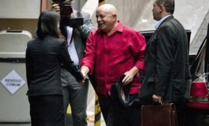 Ex-presidente Lula é internado no Hospital Sírio-Libanês Ex-presidente Lula é internado no Hospital Sírio-Libanês