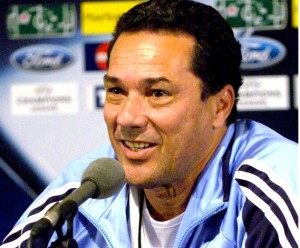 Vanderlei Luxemburgo assume o Grêmio no lugar de Caio Junior Vanderlei Luxemburgo assume o Grêmio no lugar de Caio Junior
