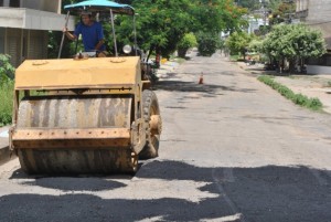 Operação ‘Tapa Buracos’ e limpeza nas ruas de Itaperuna - Platão Boechat Operação ‘Tapa Buracos’ e limpeza nas ruas de Itaperuna - Platão Boechat
