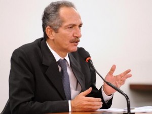 Aldo Rebelo, ministro do Esporte, critica Valcke e diz que vai pedir novo interlocutor da Fifa para intermediar diálogo com governo