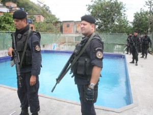 Bope toma Centro de Lazer do tráfico em Madureira, na zona norte do Rio Bope toma Centro de Lazer do tráfico em Madureira, na zona norte do Rio