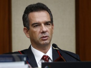 A denúncia do Ministério Público Eleitoral foi acatada pelo relator do caso, ministro Marcelo Ribeiro A denúncia do Ministério Público Eleitoral foi acatada pelo relator do caso, ministro Marcelo Ribeiro