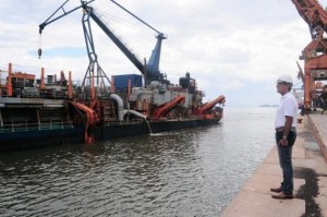 Receita apreende 2.292 malas falsificadas no Porto de Paranaguá Receita apreende 2.292 malas falsificadas no Porto de Paranaguá