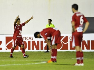 Santos joga mal e perde de virada para o Mogi Mirim Santos joga mal e perde de virada para o Mogi Mirim