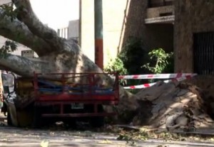 Tempestade deixa 14 mortos e mais de 500 desalojados na Argentina Tempestade deixa 14 mortos e mais de 500 desalojados na Argentina