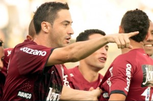 Corinthians domina a partida, vence a Ponte Preta e reassume a liderança do Paulistão Corinthians domina a partida, vence a Ponte Preta e reassume a liderança do Paulistão