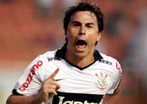Corinthians obtém vitória sobre o Paulista no domingo de Páscoa Corinthians obtém vitória sobre o Paulista no domingo de Páscoa