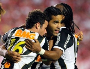 Internacional e Santos terminam empatados pela Libertadores Internacional e Santos terminam empatados pela Libertadores