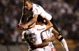 Corinthians vence Emelec e está nas quartas de final da Libertadores Corinthians vence Emelec e está nas quartas de final da Libertadores