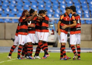 Flamengo sai na frente, abre 3 x 1 e depois cede o empate para o Internacional: 3x3 Flamengo sai na frente, abre 3 x 1 e depois cede o empate para o Internacional: 3x3