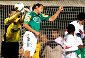 Palmeiras não joga bem e empata com a Portuguesa na abertura do Brasileião Palmeiras não joga bem e empata com a Portuguesa na abertura do Brasileião