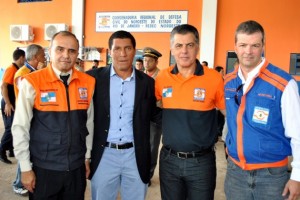 Ten. Cel Douglas Paulich, Prefeito Fernando Paulada, Cel. Sérgio Simões e Mj Joelson de Oliveira Ten. Cel Douglas Paulich, Prefeito Fernando Paulada, Cel. Sérgio Simões e Mj Joelson de Oliveira