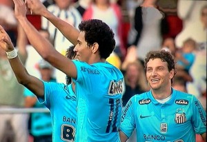 Santos vence Guarani por 3 a 0 e sai na frente na decisão do Paulistão Santos vence Guarani por 3 a 0 e sai na frente na decisão do Paulistão