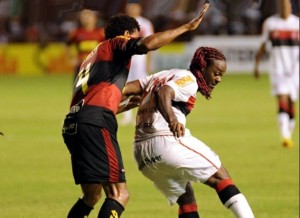 Flamengo estreia no Brasileiro com empate Flamengo estreia no Brasileiro com empate