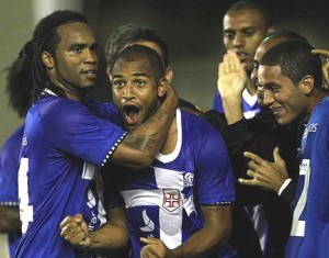 Com time misto, Vasco vence o Grêmio no Brasileirão Com time misto, Vasco vence o Grêmio no Brasileirão
