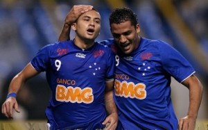 Botafogo sai na frente, mas toma virada do Cruzeiro: 3 x 2 Botafogo sai na frente, mas toma virada do Cruzeiro: 3 x 2