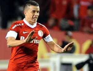 São Paulo segue sem vencer e é derrotado pelo Internacional São Paulo segue sem vencer e é derrotado pelo Internacional