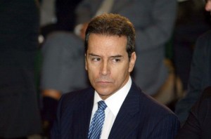 STJ mantém condenação de 36 anos e meio de prisão ao ex-senador Luís Estevão STJ mantém condenação de 36 anos e meio de prisão ao ex-senador Luís Estevão