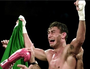 Popó volta ao ringue depois de 5 anos e nocauteia adversário Popó volta ao ringue depois de 5 anos e nocauteia adversário