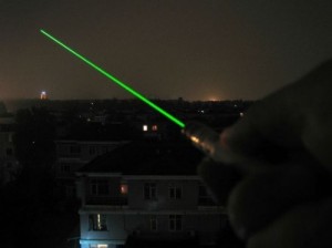 Lei proíbe venda de canetas laser para menores de idade Lei proíbe venda de canetas laser para menores de idade