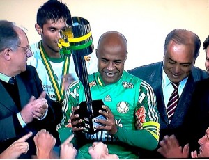Palmeiras empata com o Coritiba e fica com a Copa do Brasil Palmeiras empata com o Coritiba e fica com a Copa do Brasil