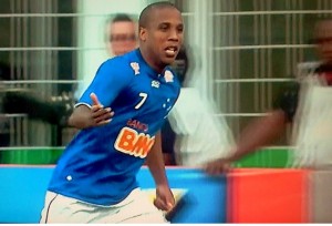 Flamengo é derrotado pelo Cruzeiro em Belo Horizonte Flamengo é derrotado pelo Cruzeiro em Belo Horizonte
