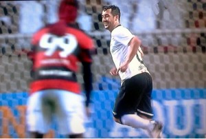 Corinthians vence o Flamengo no Engenhão em noite de "Tufão" Corinthians vence o Flamengo no Engenhão em noite de "Tufão"